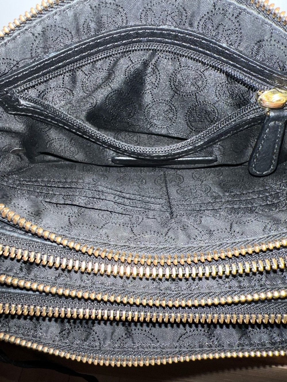 Michael Kors Jet Set Travel Pebbled Black Leather Crossbody Pouch with Gold Logo - Picture 6 of 16